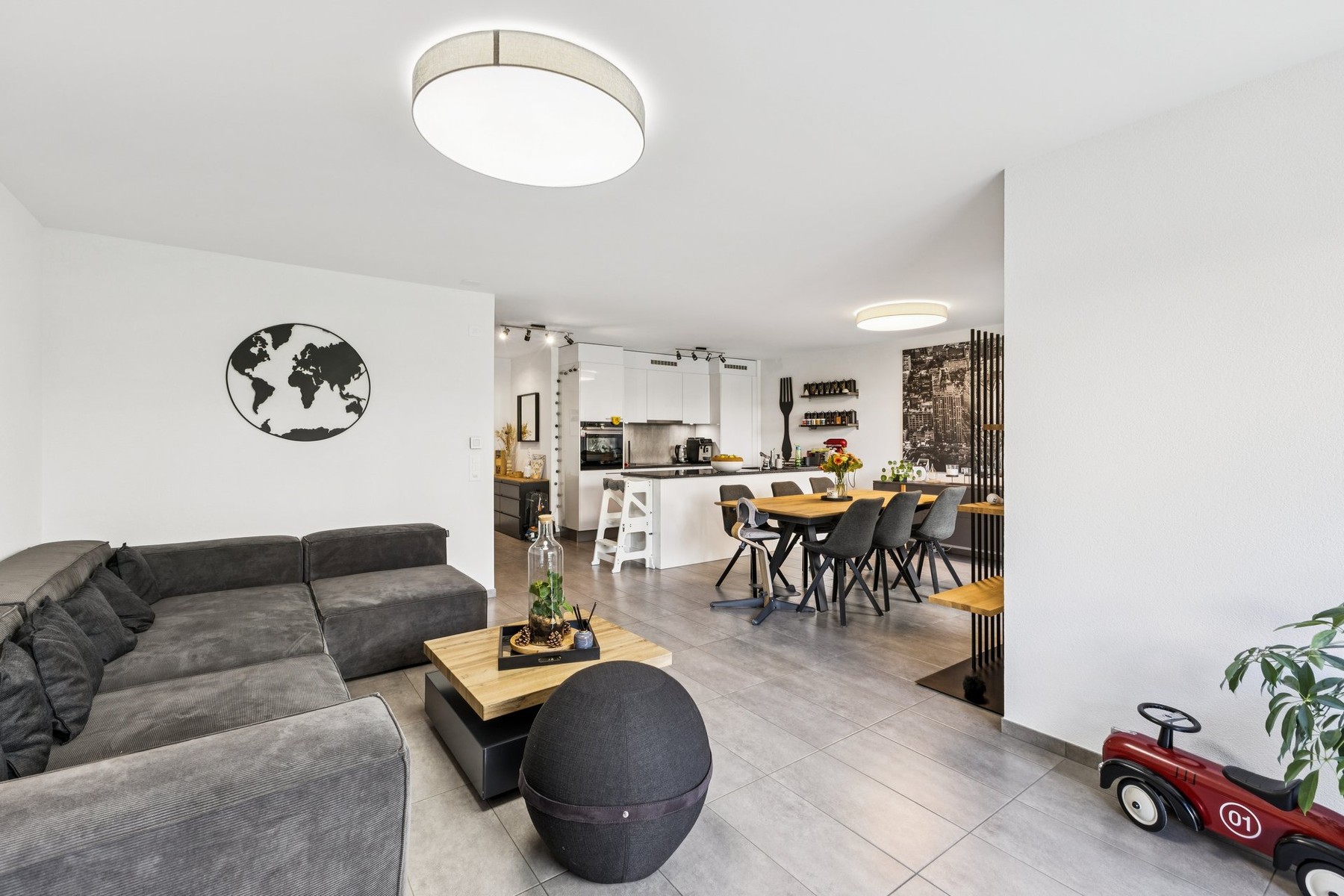  Contemporary 6.5-room townhouse in Sugiez - 物件實景