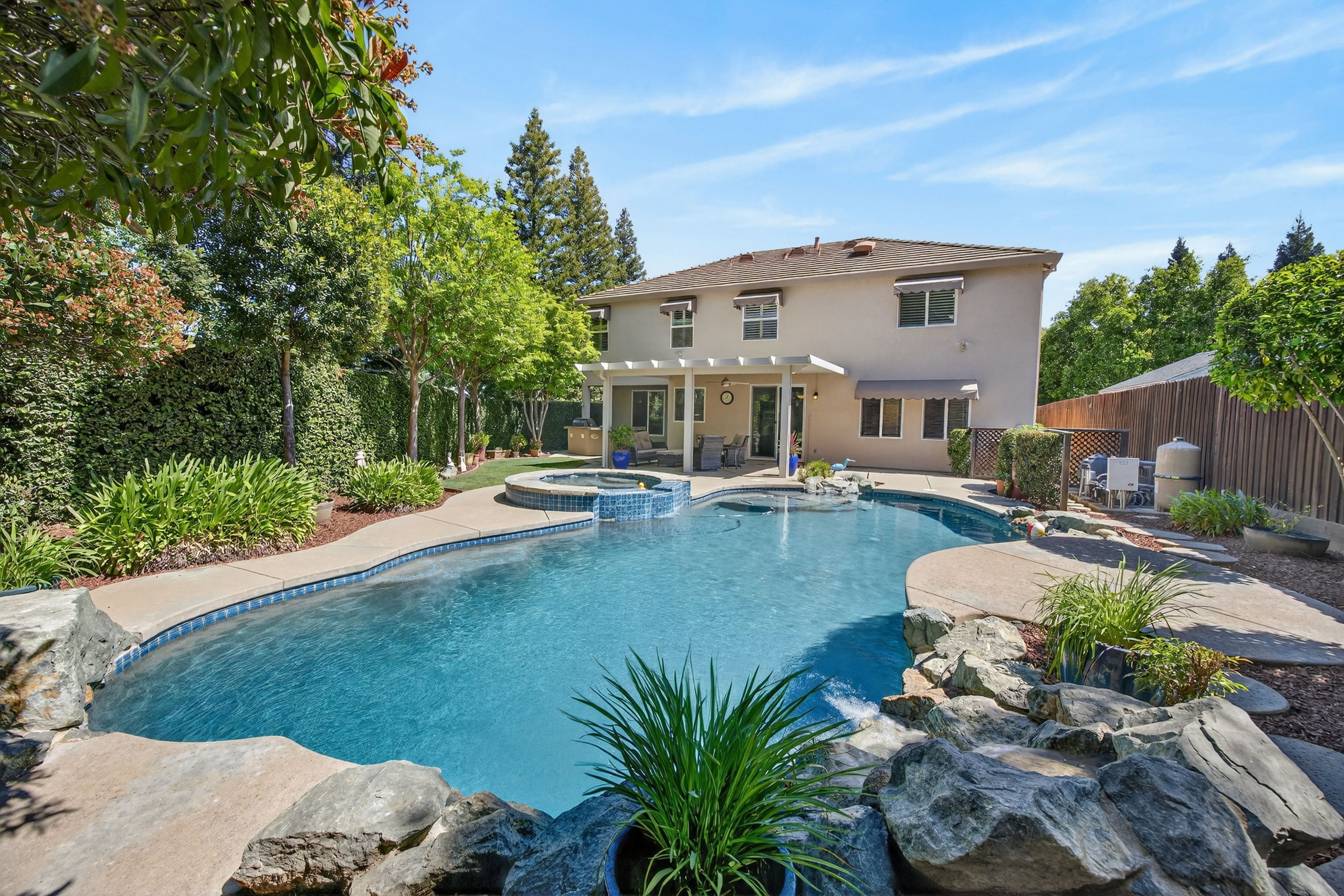  5500 Tierra Gardens Lane, Carmichael, CA 95608 - 物件實景