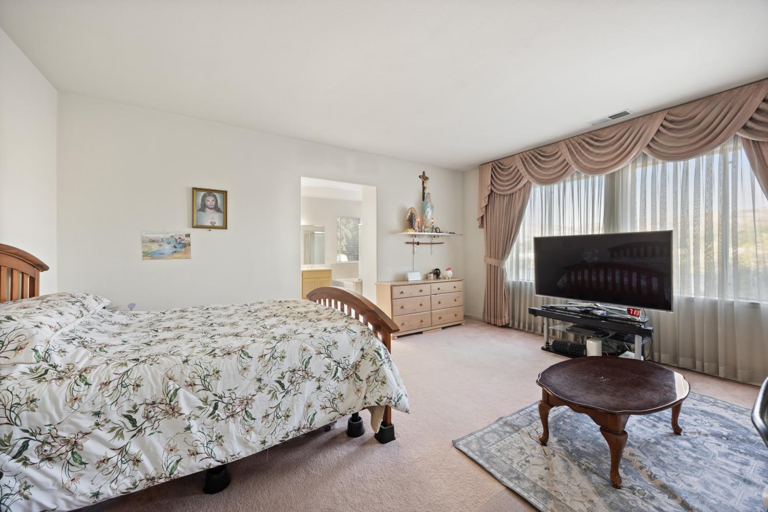San Jose, California, 95132, United States, 5 Bedrooms Bedrooms, ,3 BathroomsBathrooms,Residential,For Sale,2048676