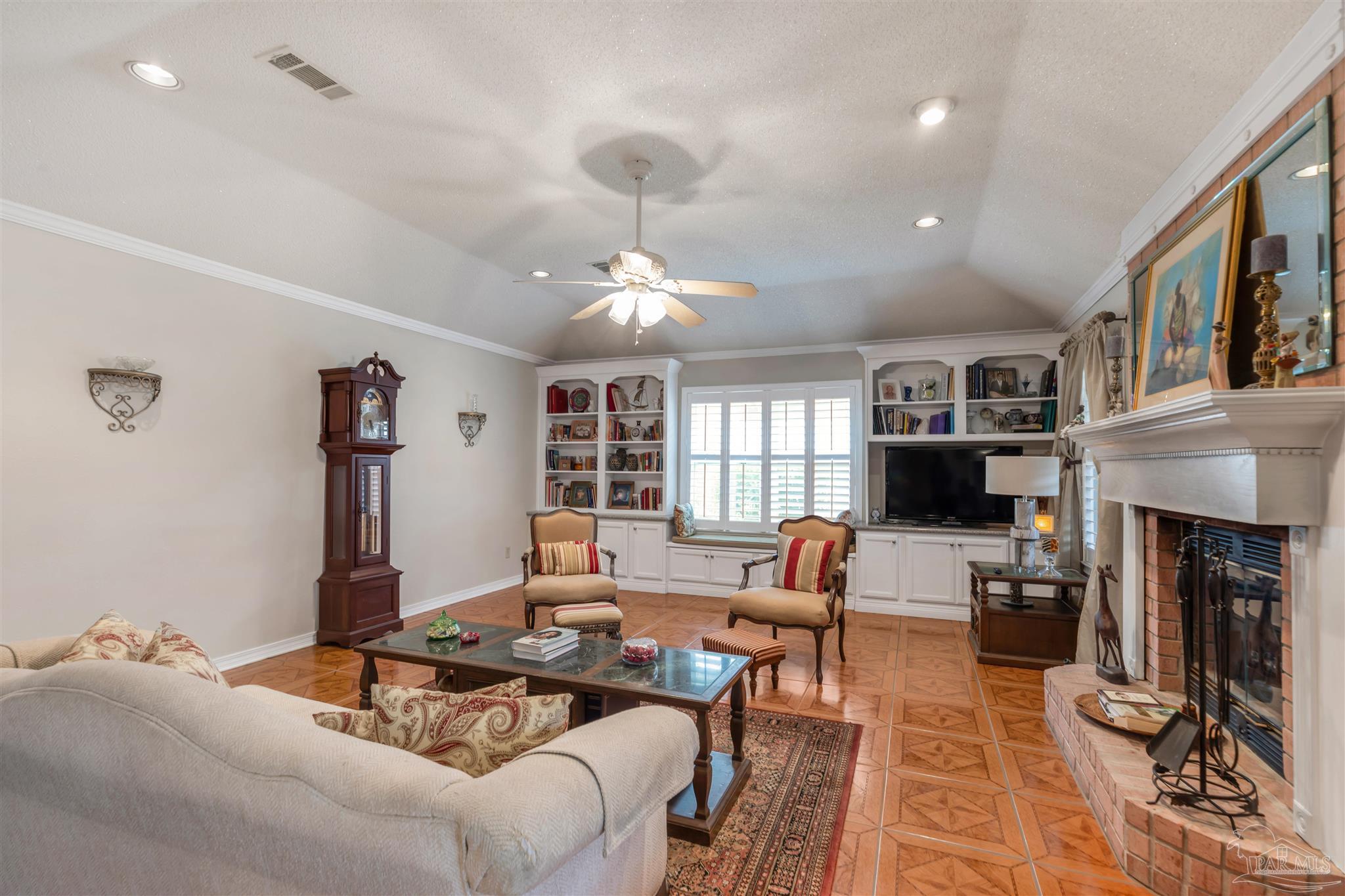 Gulf Breeze, Florida, 32563, United States, 4 Bedrooms Bedrooms, ,4 BathroomsBathrooms,Residential,For Sale,1847314