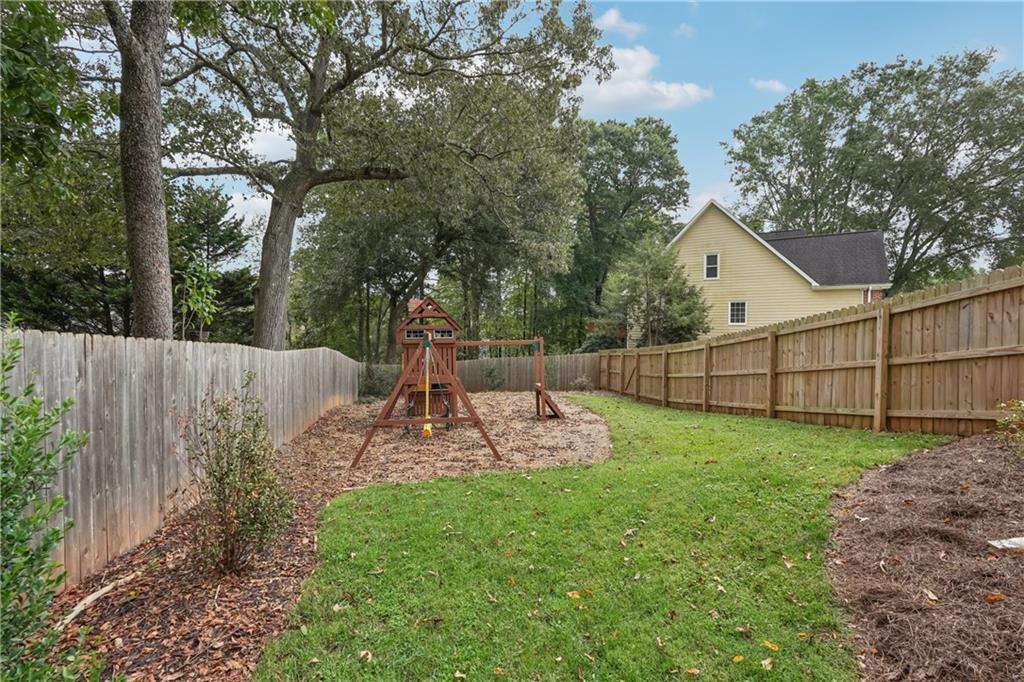 Alpharetta, Georgia, 30004, United States, 4 Bedrooms Bedrooms, ,3 BathroomsBathrooms,Residential,For Sale,1978370