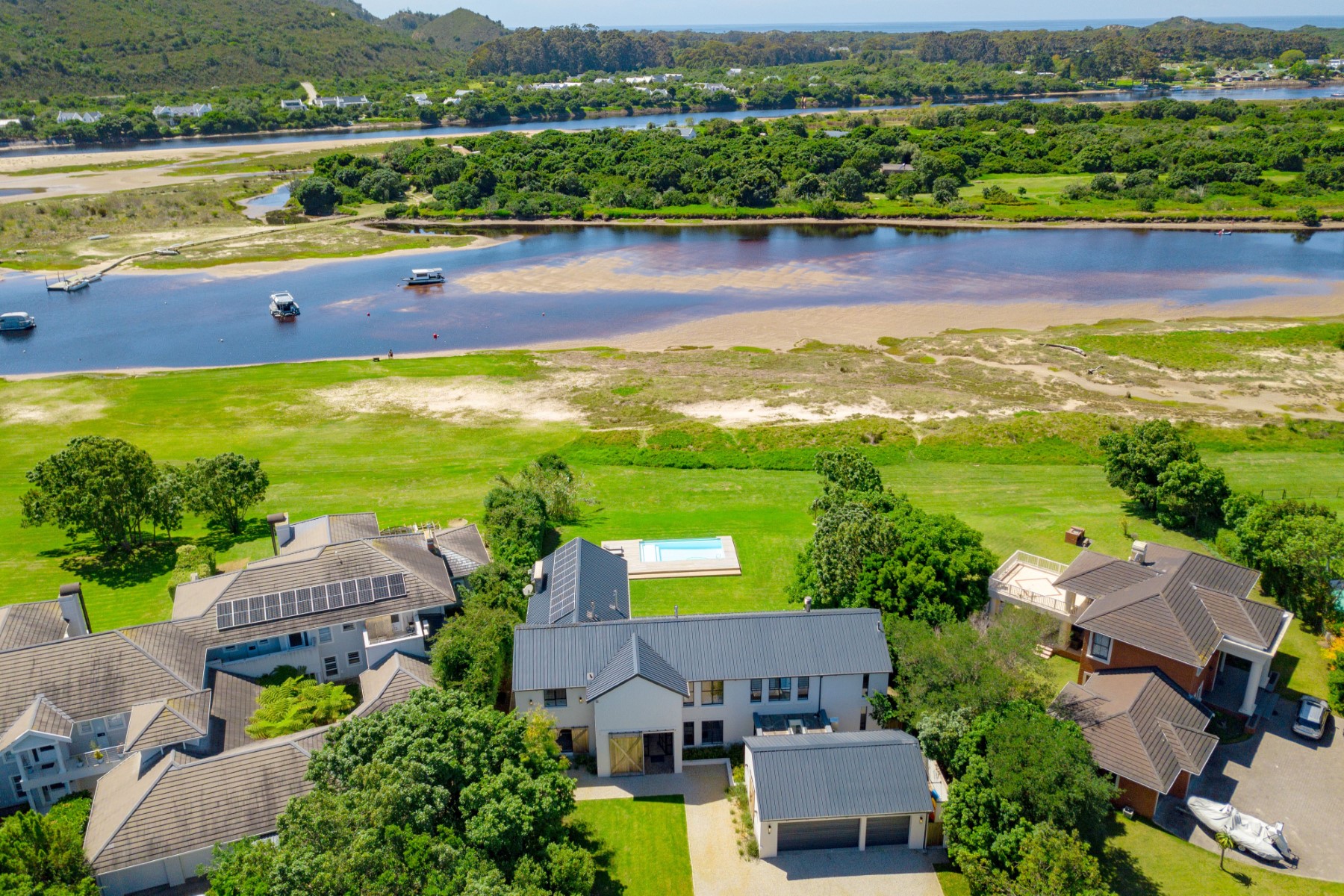  Modern home - Twin Rivers Estate - 物件實景