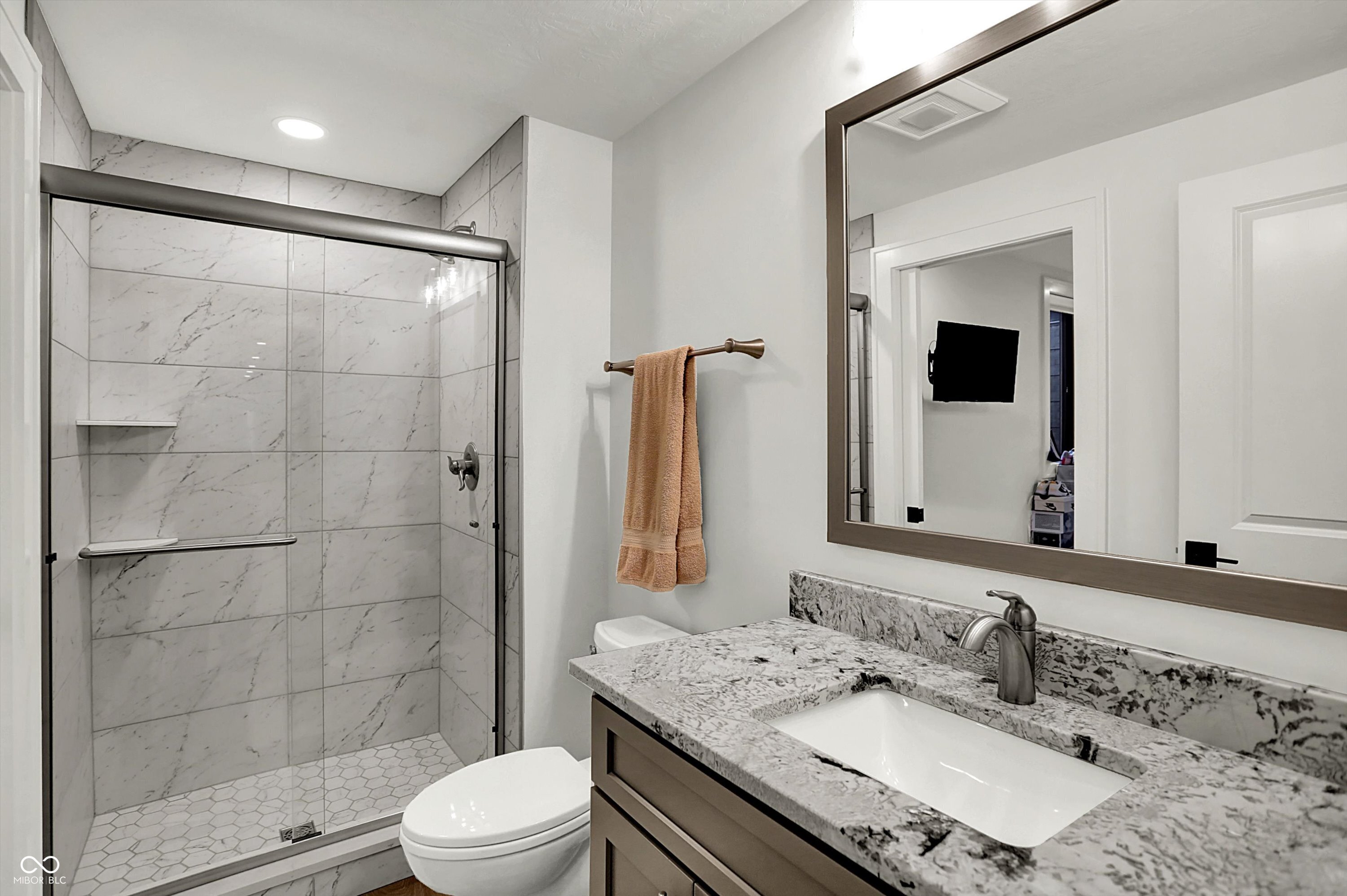 Bargersville, Indiana, 46106, United States, 5 Bedrooms Bedrooms, ,6 BathroomsBathrooms,Residential,For Sale,1983672