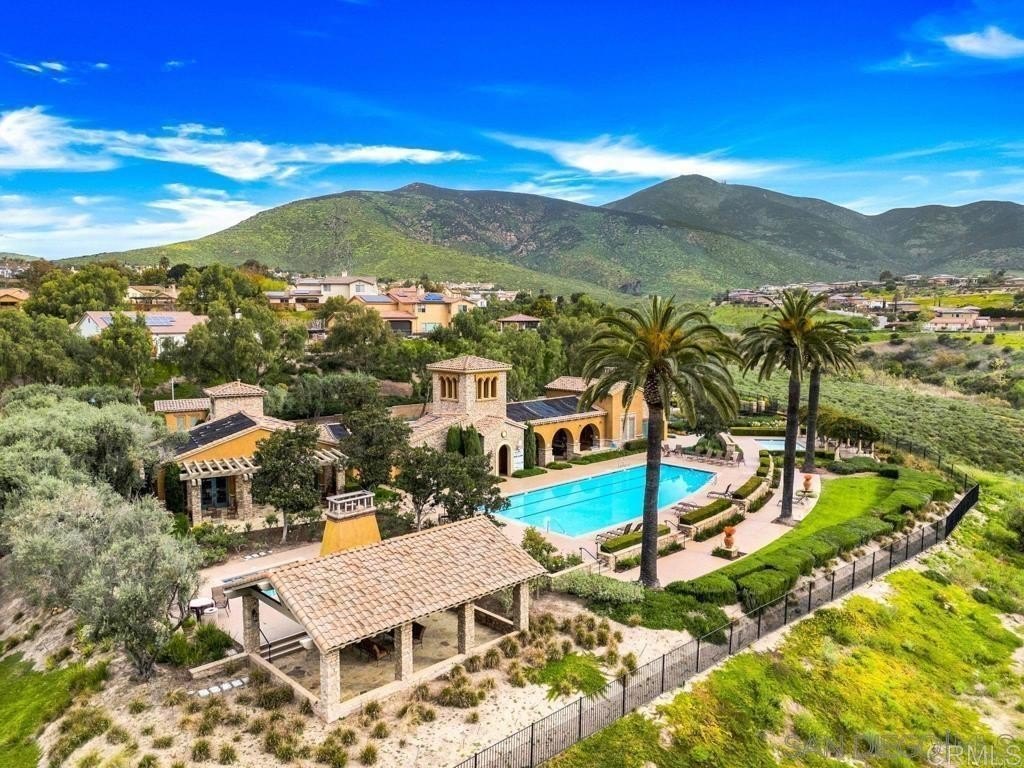 Chula Vista, California, 91914, United States, 4 Bedrooms Bedrooms, ,5 BathroomsBathrooms,Residential,For Sale,1906810