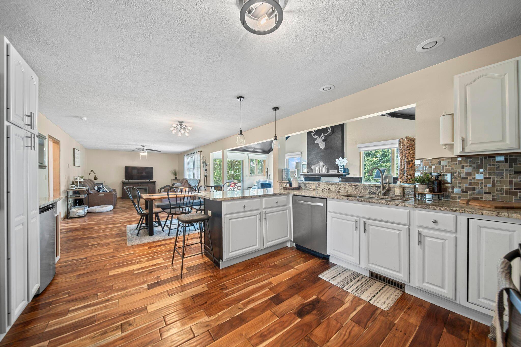 Marion, Ohio, 43302, United States, 4 Bedrooms Bedrooms, ,4 BathroomsBathrooms,Residential,For Sale,1961086