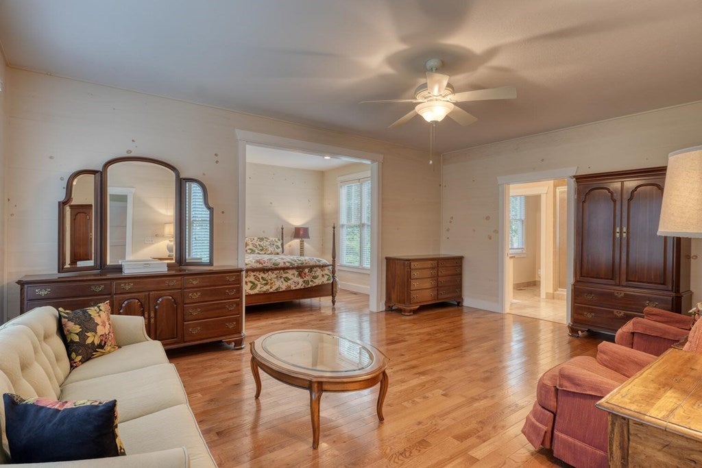 Blairsville, Georgia, 30512, United States, 5 Bedrooms Bedrooms, ,6 BathroomsBathrooms,Residential,For Sale,1901332