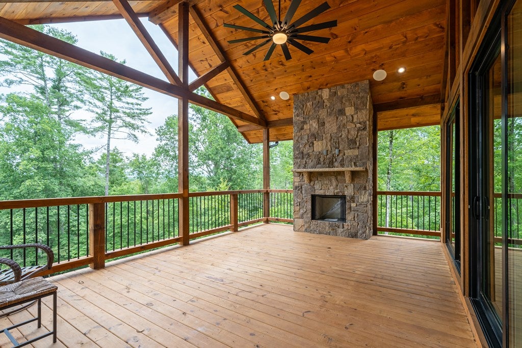 Ellijay, Georgia, 30540, United States, 4 Bedrooms Bedrooms, ,5 BathroomsBathrooms,Residential,For Sale,1858982