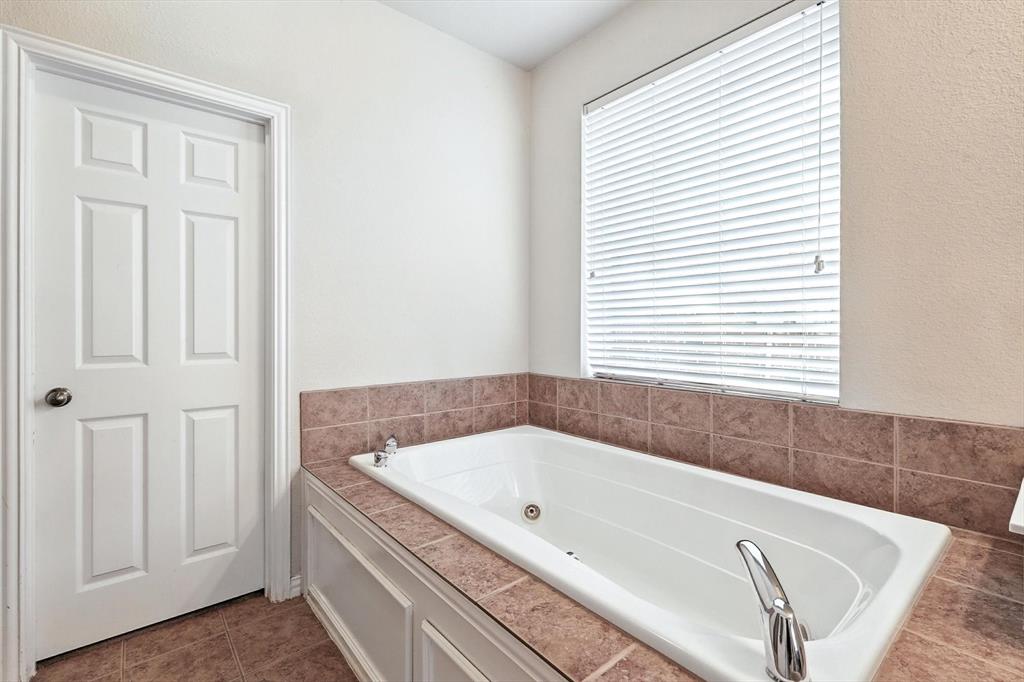 Grand Prairie, Texas, 75054, United States, 4 Bedrooms Bedrooms, ,4 BathroomsBathrooms,Residential,For Sale,1925878