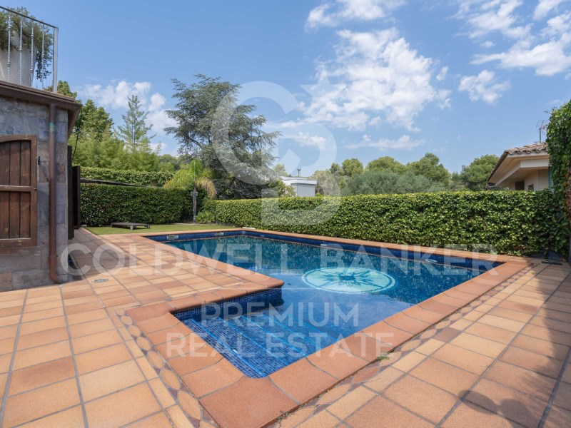 Cerdanyola del Vallès, Catalonia, ES, 4 Bedrooms Bedrooms, ,4 BathroomsBathrooms,Residential,For Sale,1613649