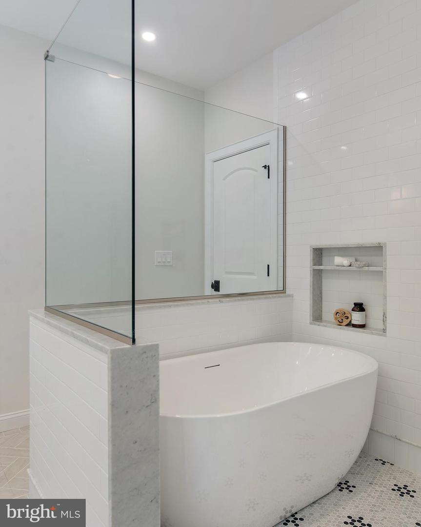 Annapolis, Maryland, 21403, United States, 4 Bedrooms Bedrooms, ,5 BathroomsBathrooms,Residential,For Sale,1900943