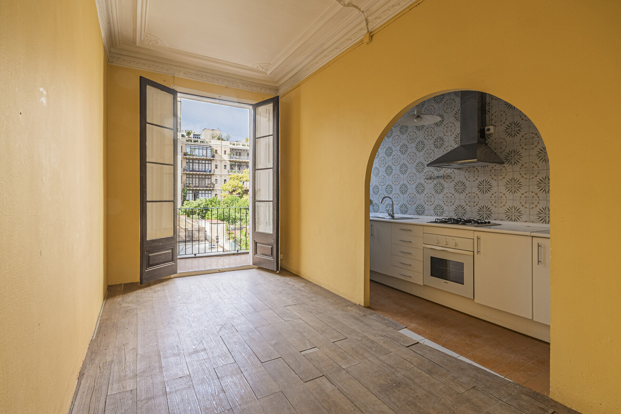  Historical apartment to renovate on prime location in Eixample - 物件實景