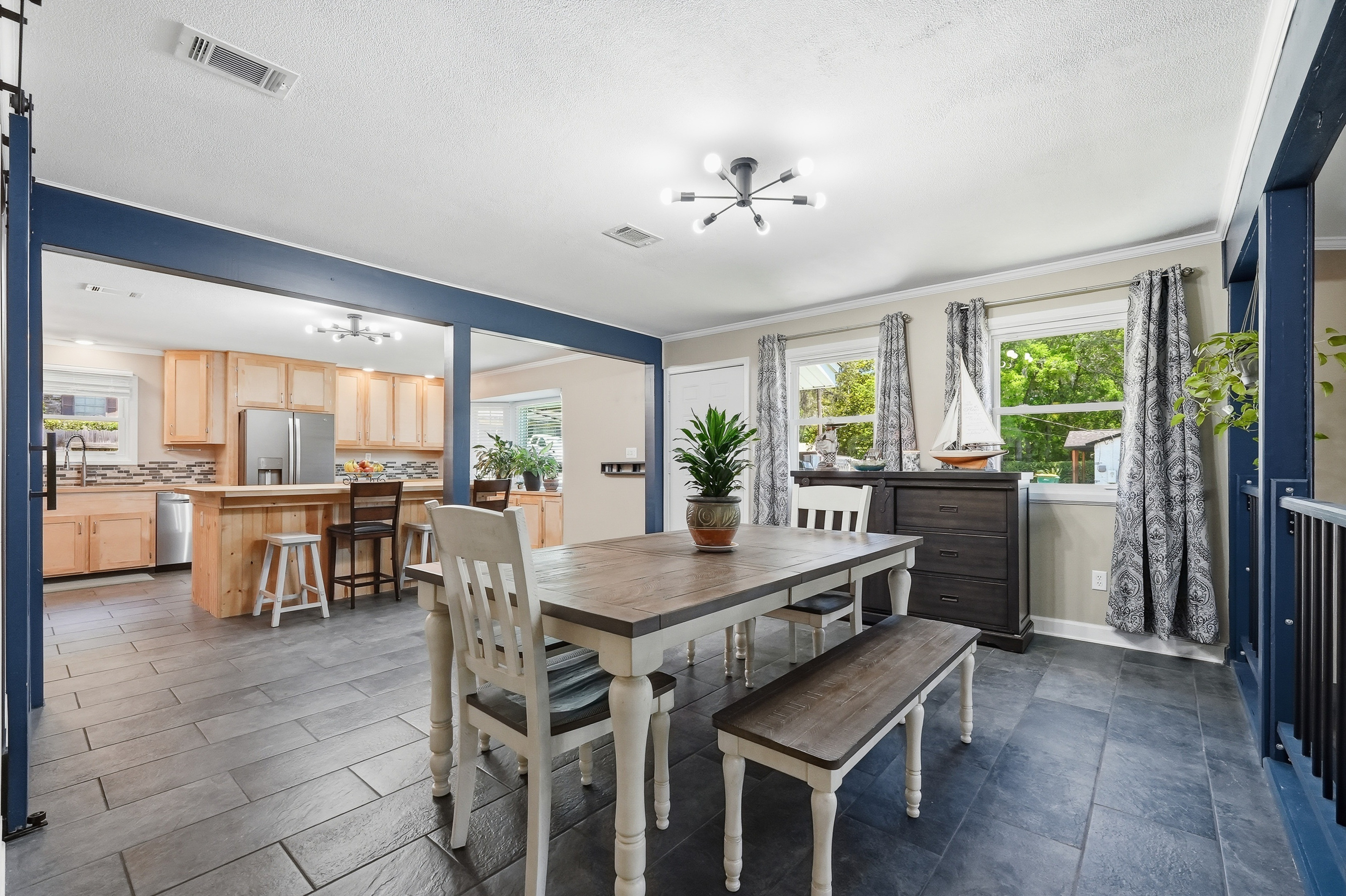  Updated Niceville Home on Double-Lot with Privacy & Endless Potential - 物件實景