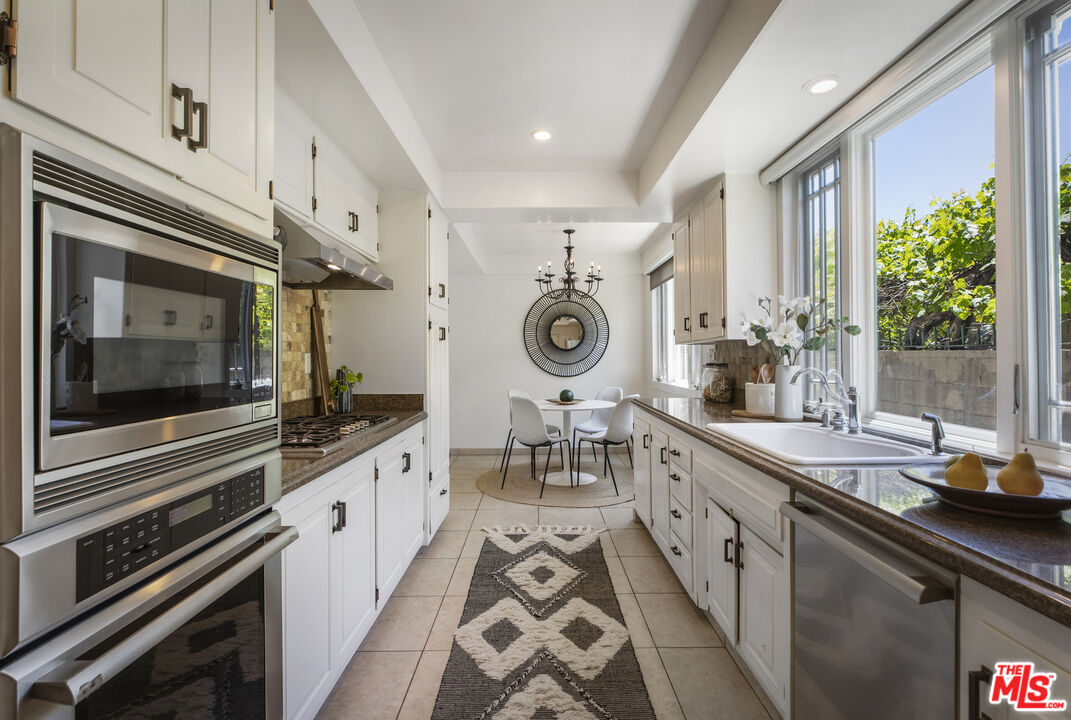 Los Angeles, California, 90027, United States, 4 Bedrooms Bedrooms, ,4 BathroomsBathrooms,Residential,For Sale,1918176