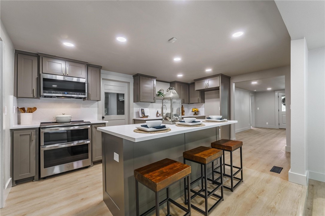 Fayetteville, Arkansas, 72704, United States, 5 Bedrooms Bedrooms, ,3 BathroomsBathrooms,Residential,For Sale,1805312