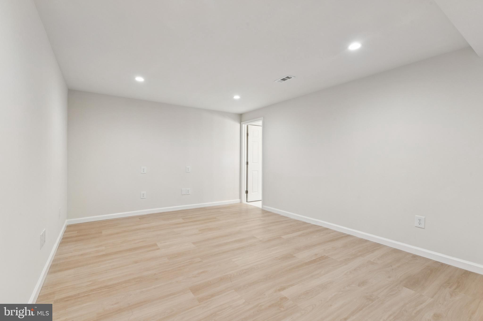 Woodbridge, Virginia, 22192, United States, 4 Bedrooms Bedrooms, ,4 BathroomsBathrooms,Residential,For Sale,1975493