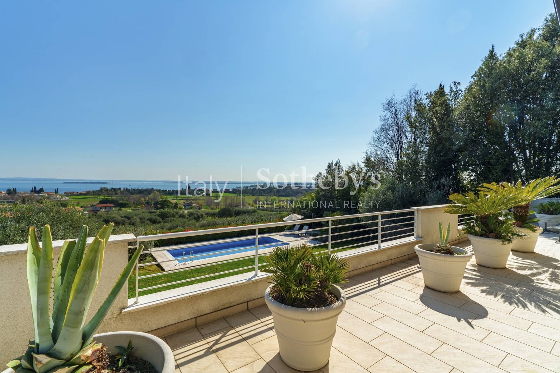  Elegant panoramic villa with pool and lake view - 物件實景