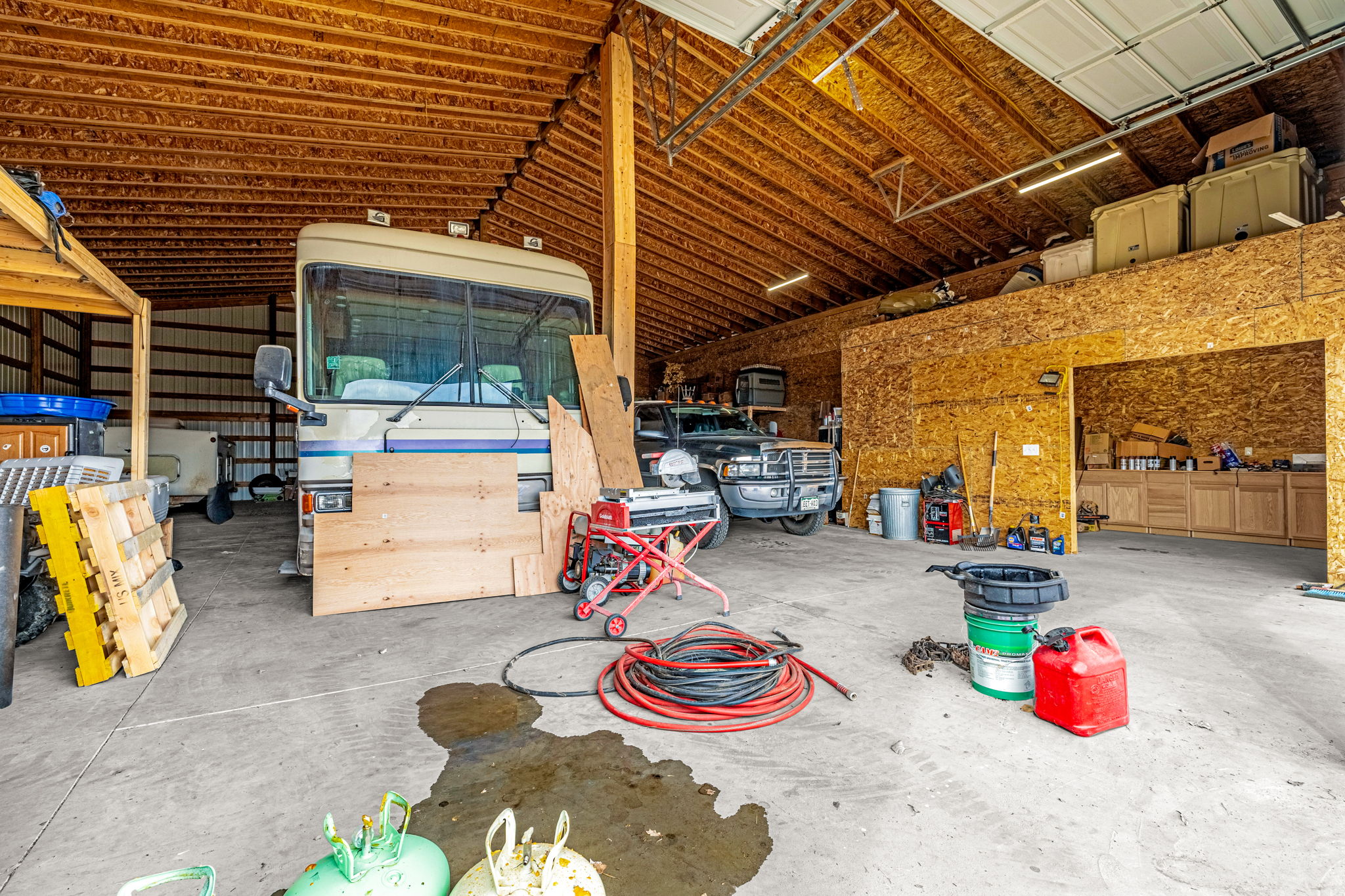  Rare creek side opportunity on 80 close-in acres - 物件實景