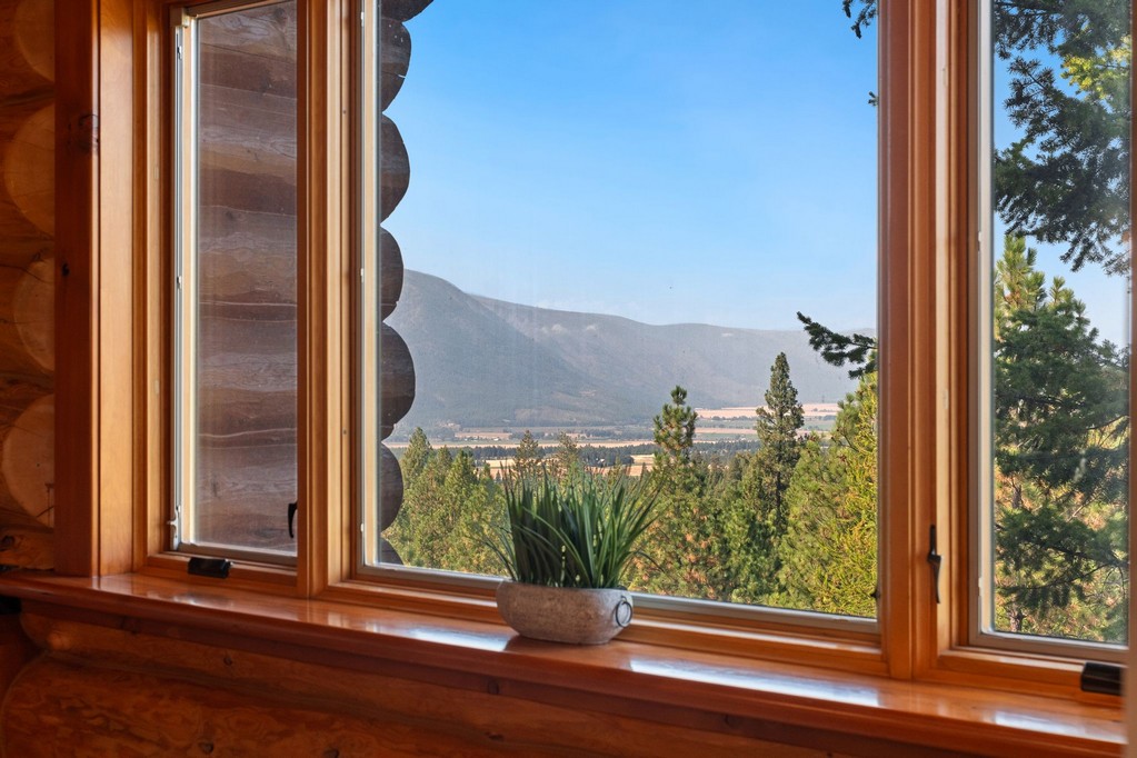 Bonners Ferry, Idaho, 83805, United States, 3 Bedrooms Bedrooms, ,4 BathroomsBathrooms,Residential,For Sale,1984473