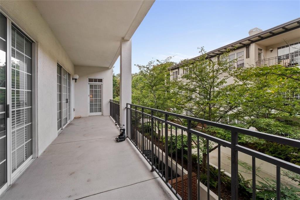Atlanta, Georgia, 30327, United States, 2 Bedrooms Bedrooms, ,3 BathroomsBathrooms,Residential,For Sale,1895393