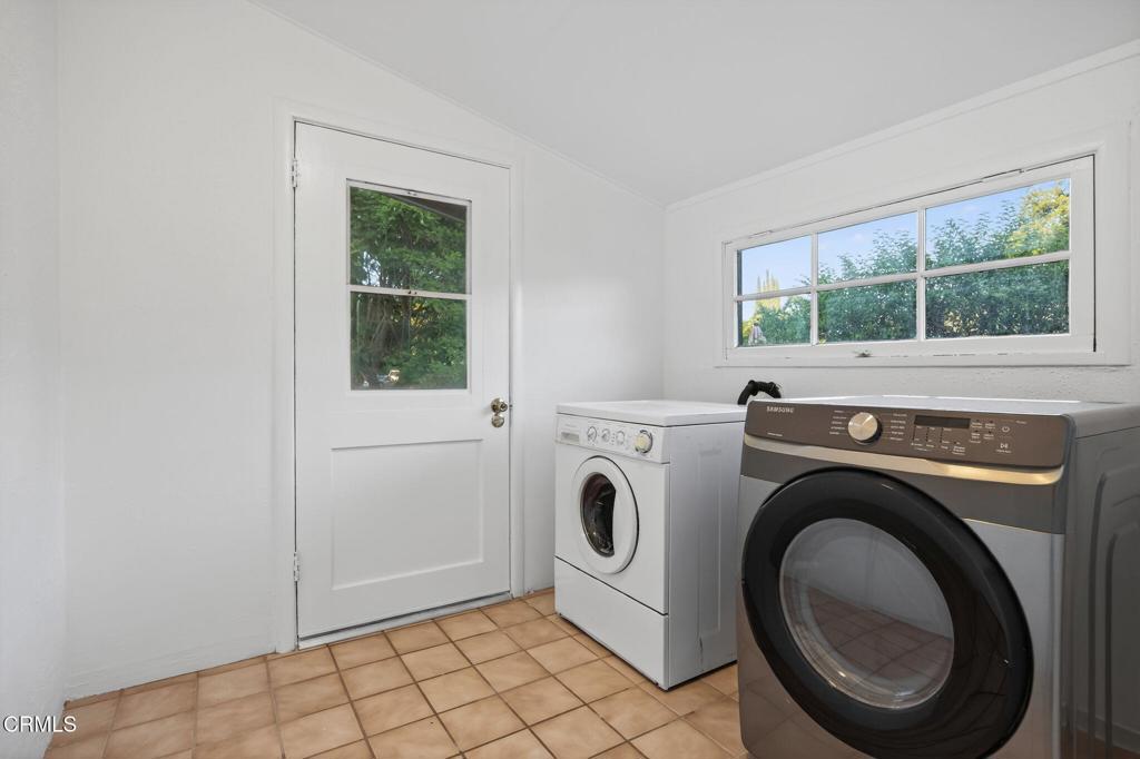 Ojai, California, 93023, United States, 4 Bedrooms Bedrooms, ,3 BathroomsBathrooms,Residential,For Sale,1989164