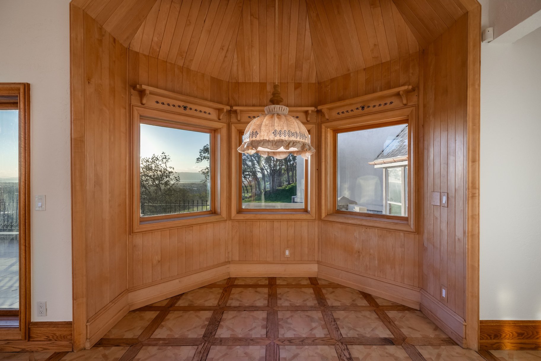  European Estate with Huge Views of the Valley - 物件實景