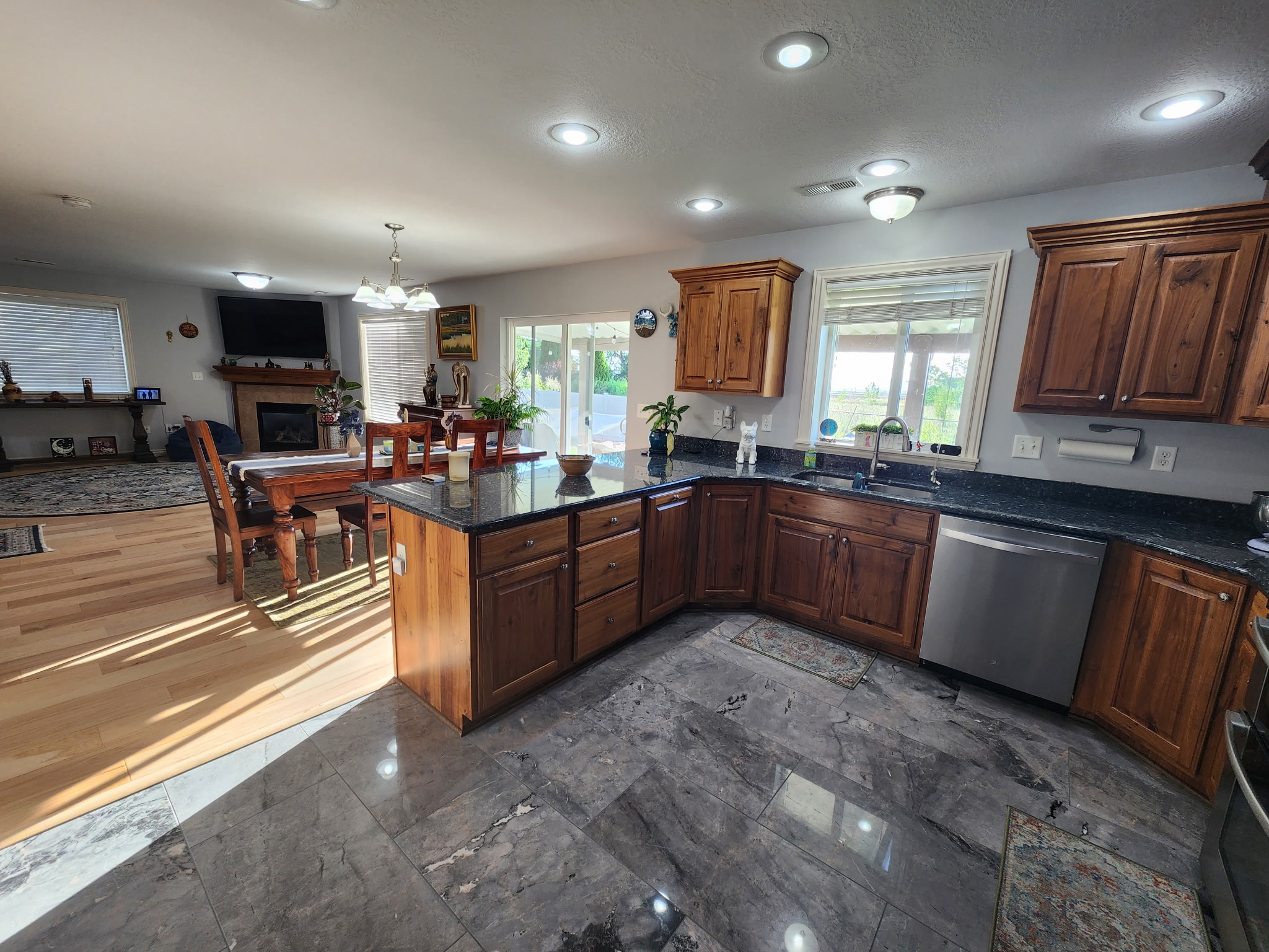 Brigham, Utah, 84302, United States, 4 Bedrooms Bedrooms, ,3 BathroomsBathrooms,Residential,For Sale,1903328