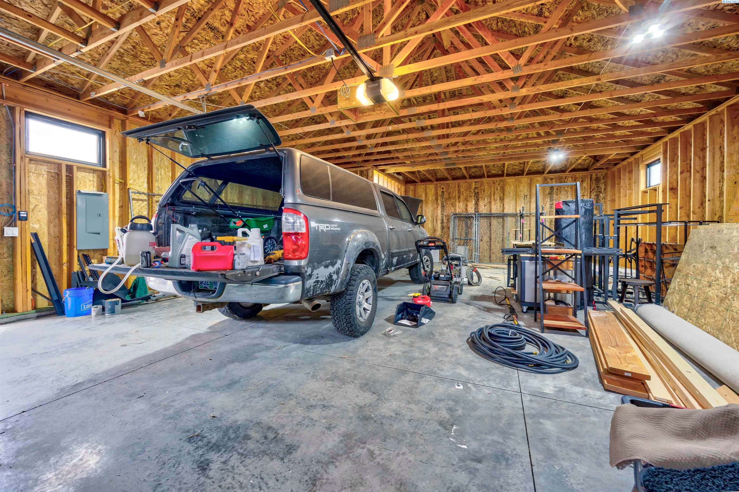 Pasco, Washington, 99301, United States, 4 Bedrooms Bedrooms, ,3 BathroomsBathrooms,Residential,For Sale,2005425