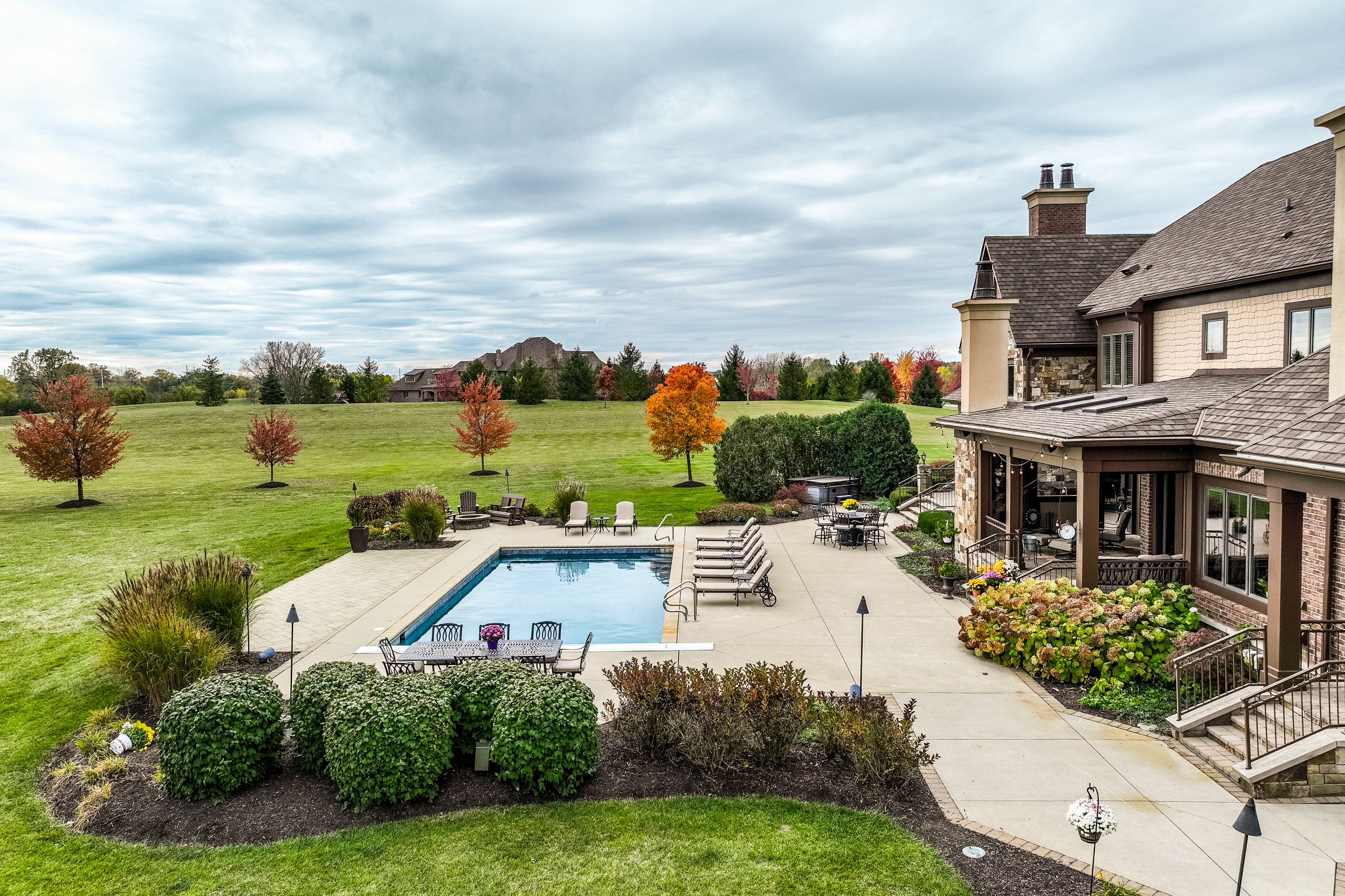  Traditional European-Inspired Residence on 13 Acres - 物件實景