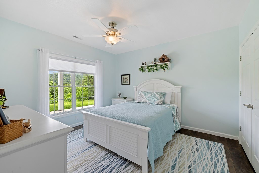 Warne, North Carolina, 28909, United States, 3 Bedrooms Bedrooms, ,3 BathroomsBathrooms,Residential,For Sale,1878165