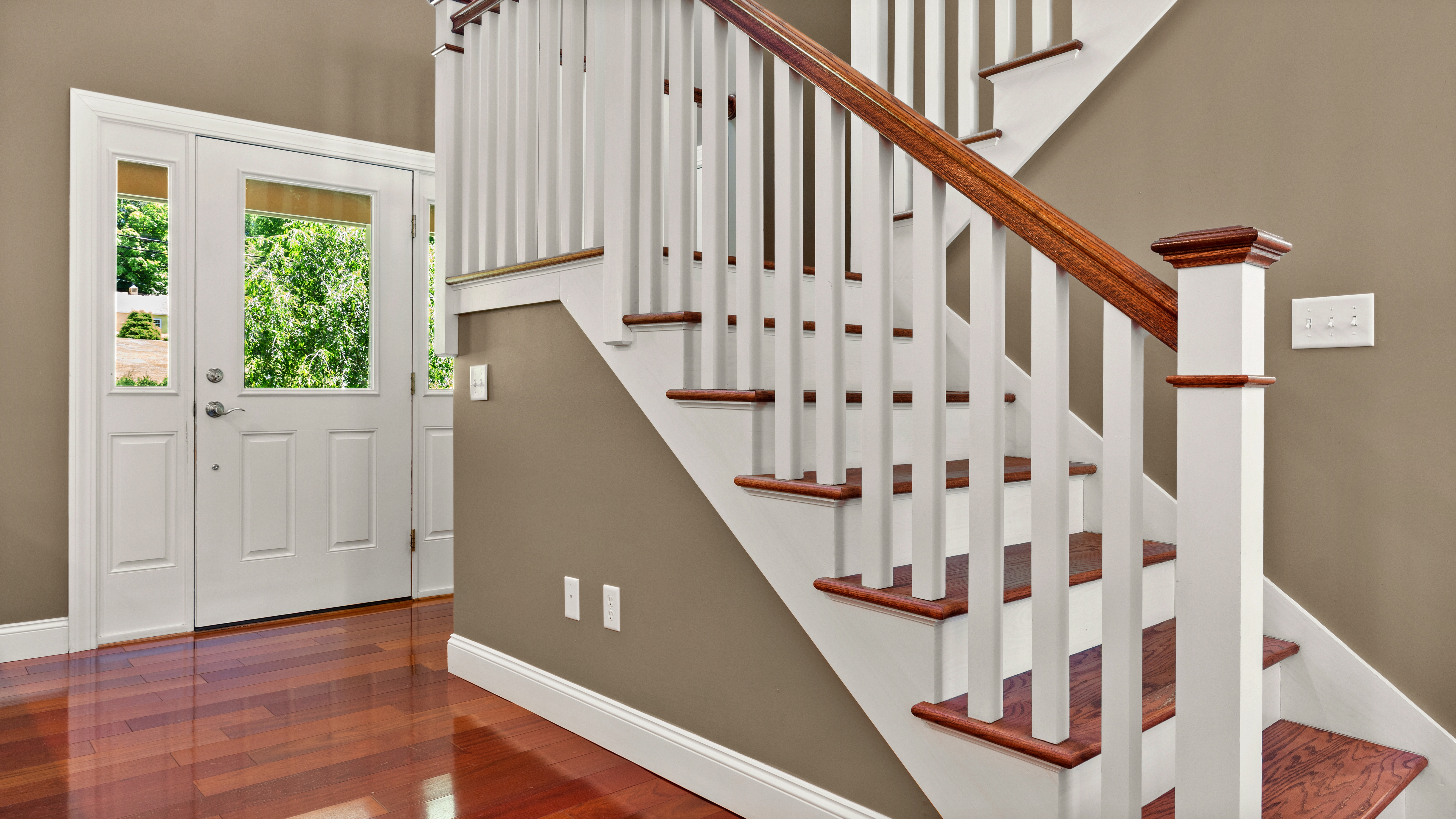  2008 4-Bed, 4-Bath Classic Home with Open Floor Plan and 3 Levels of Living Spac - 物件實景