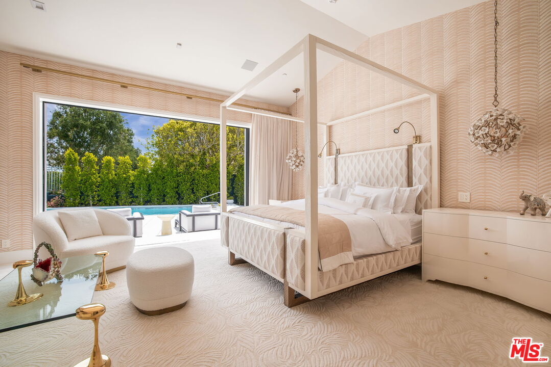 Pacific Palisades, California, 90272, United States, 4 Bedrooms Bedrooms, ,6 BathroomsBathrooms,Residential,For Sale,1796963