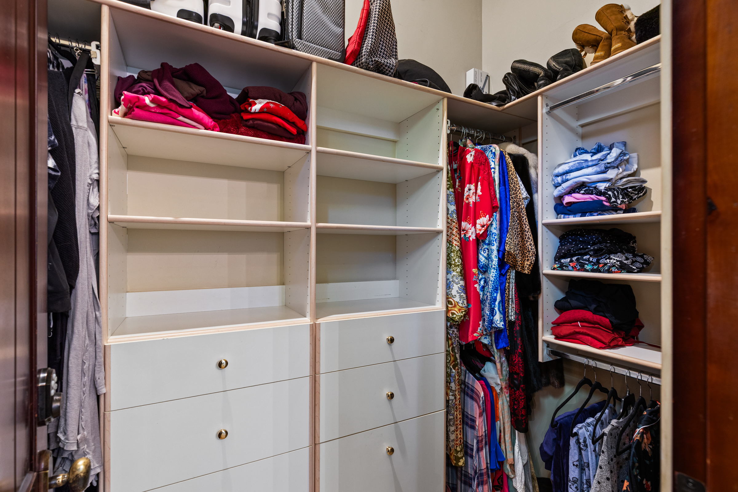 Tempe, Arizona, 85284, United States, 5 Bedrooms Bedrooms, ,3 BathroomsBathrooms,Residential,For Sale,1989924