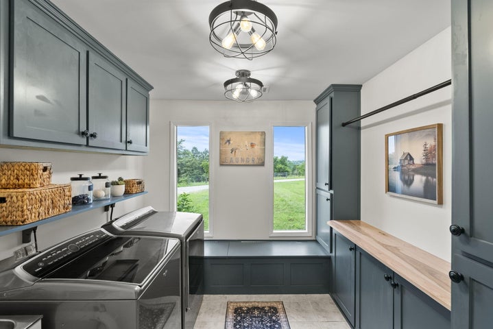 Versailles, Kentucky, 40383, United States, 4 Bedrooms Bedrooms, ,Residential,For Sale,1900700