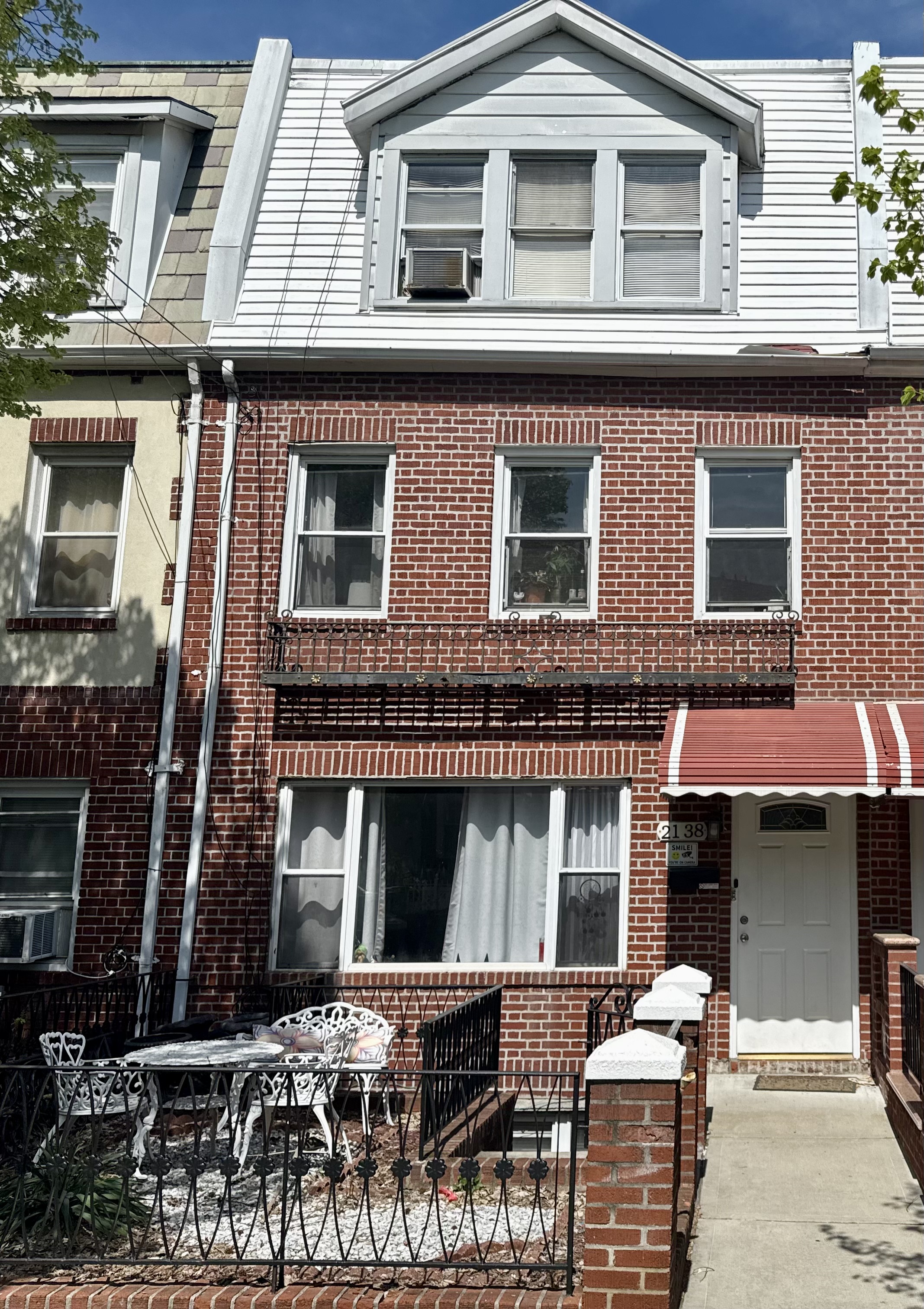 Astoria, New York, 11105, United States, 4 Bedrooms Bedrooms, ,4 BathroomsBathrooms,Residential,For Sale,1781027