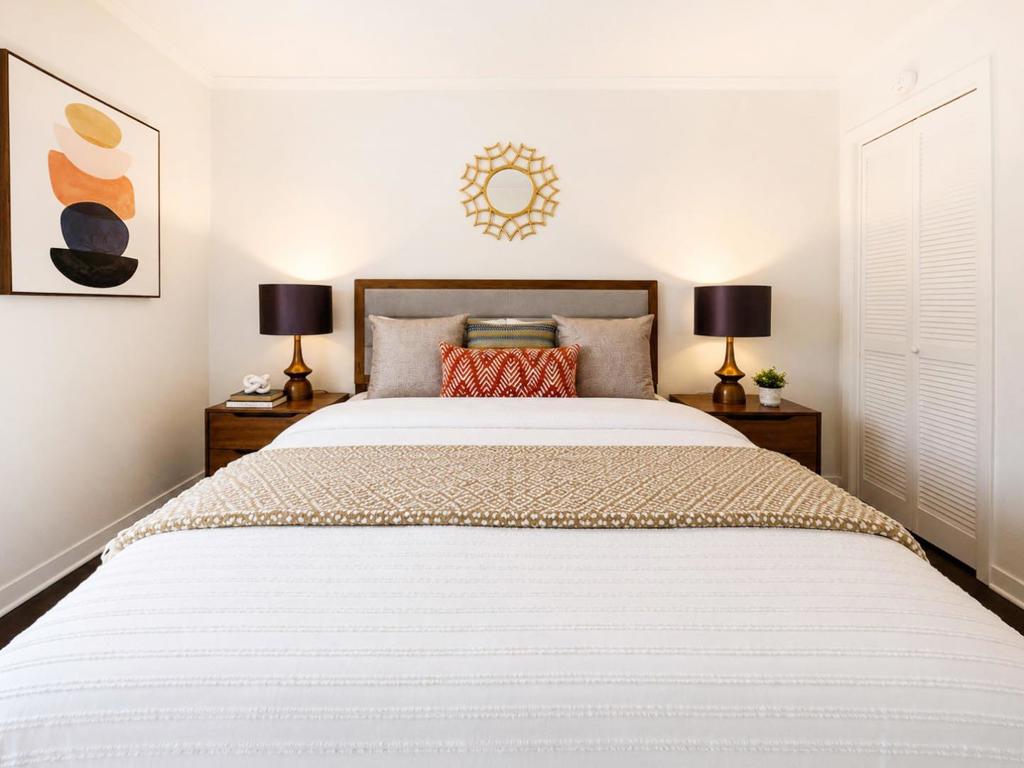 San Mateo, California, 94401, United States, 2 Bedrooms Bedrooms, ,1 BathroomBathrooms,Residential,For Sale,2049051