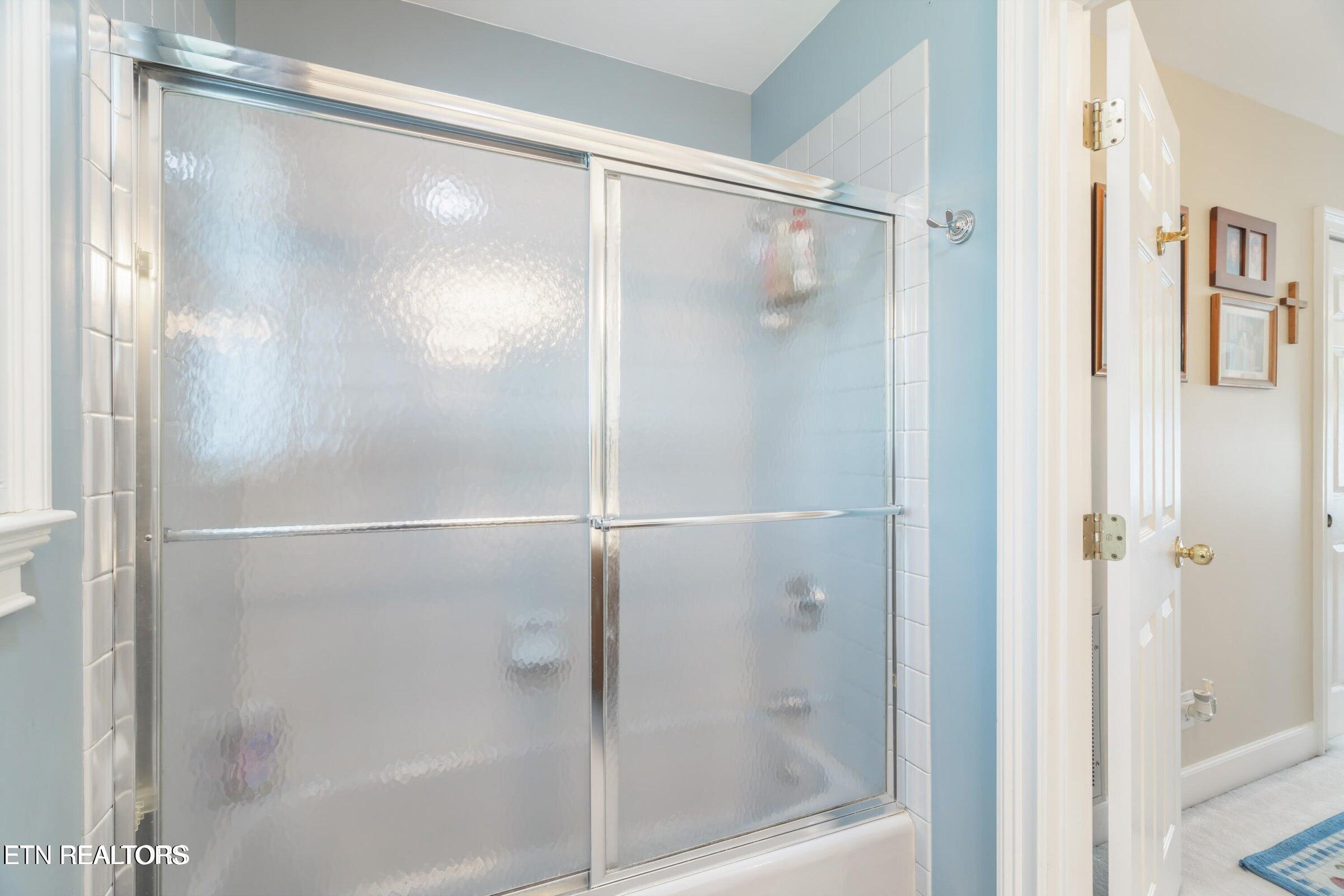 Kingston, Tennessee, 37763, United States, 3 Bedrooms Bedrooms, ,3 BathroomsBathrooms,Residential,For Sale,1897842