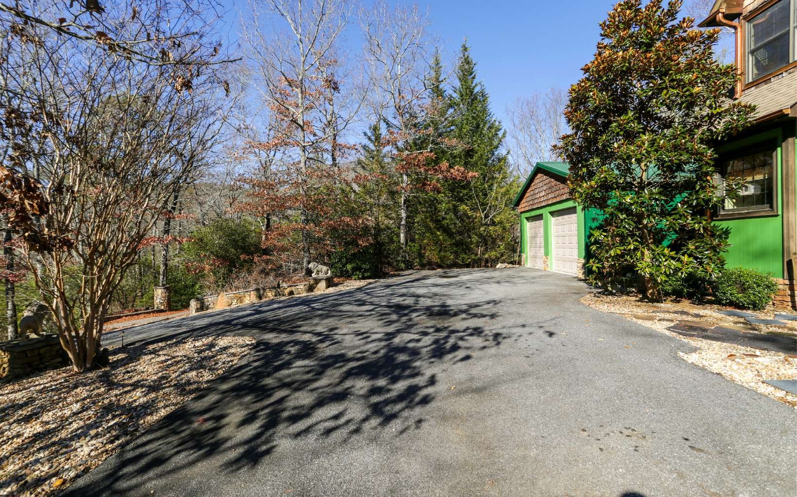 Hiawassee, Georgia, 30546, United States, 3 Bedrooms Bedrooms, ,3 BathroomsBathrooms,Residential,For Sale,1944603