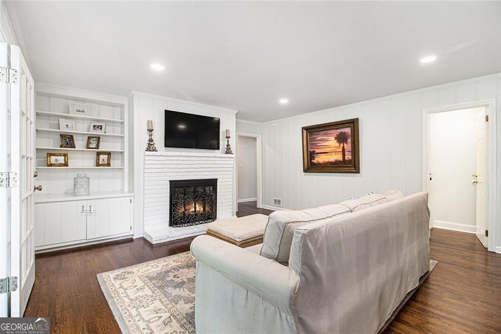 Atlanta, Georgia, 30345, United States, 4 Bedrooms Bedrooms, ,4 BathroomsBathrooms,Residential,For Sale,1929806