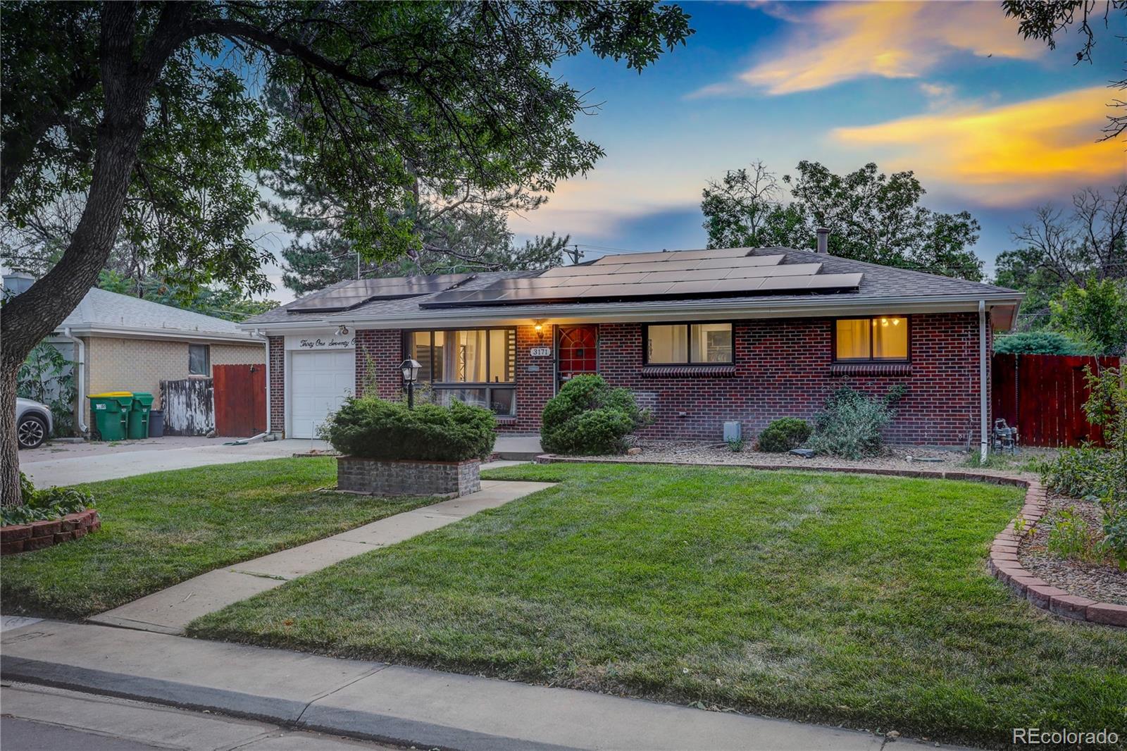 Aurora, Colorado, 80011, United States, 5 Bedrooms Bedrooms, ,1 BathroomBathrooms,Residential,For Sale,1933484