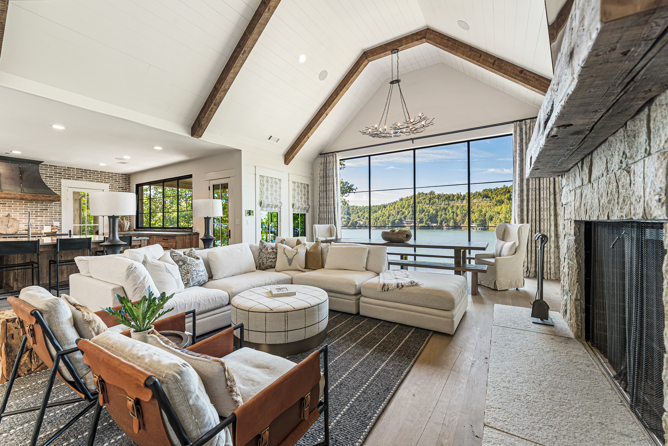  Breathtaking Lake Burton Views from an Exceptional Custom Lakehouse - 物件實景