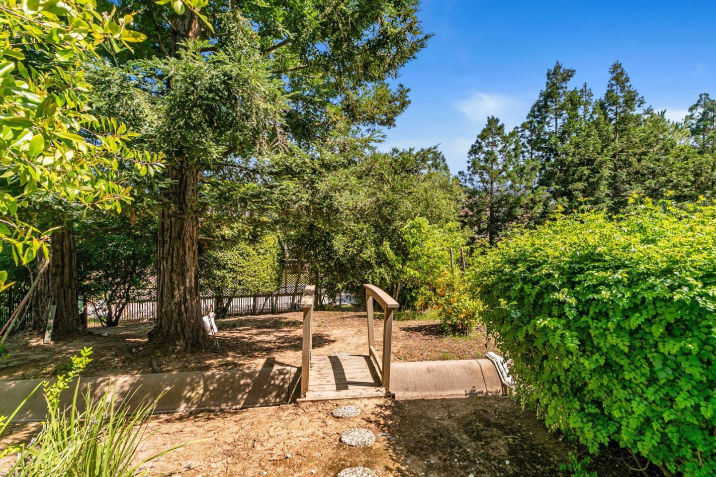 Saratoga, California, 95070, United States, 5 Bedrooms Bedrooms, ,6 BathroomsBathrooms,Residential,For Sale,1891032