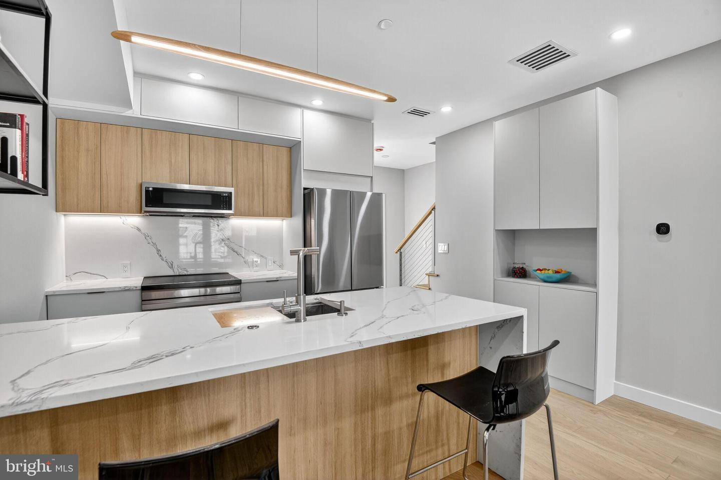 Washington, District of Columbia, 20010, United States, 3 Bedrooms Bedrooms, ,3 BathroomsBathrooms,Residential,For Sale,1938669