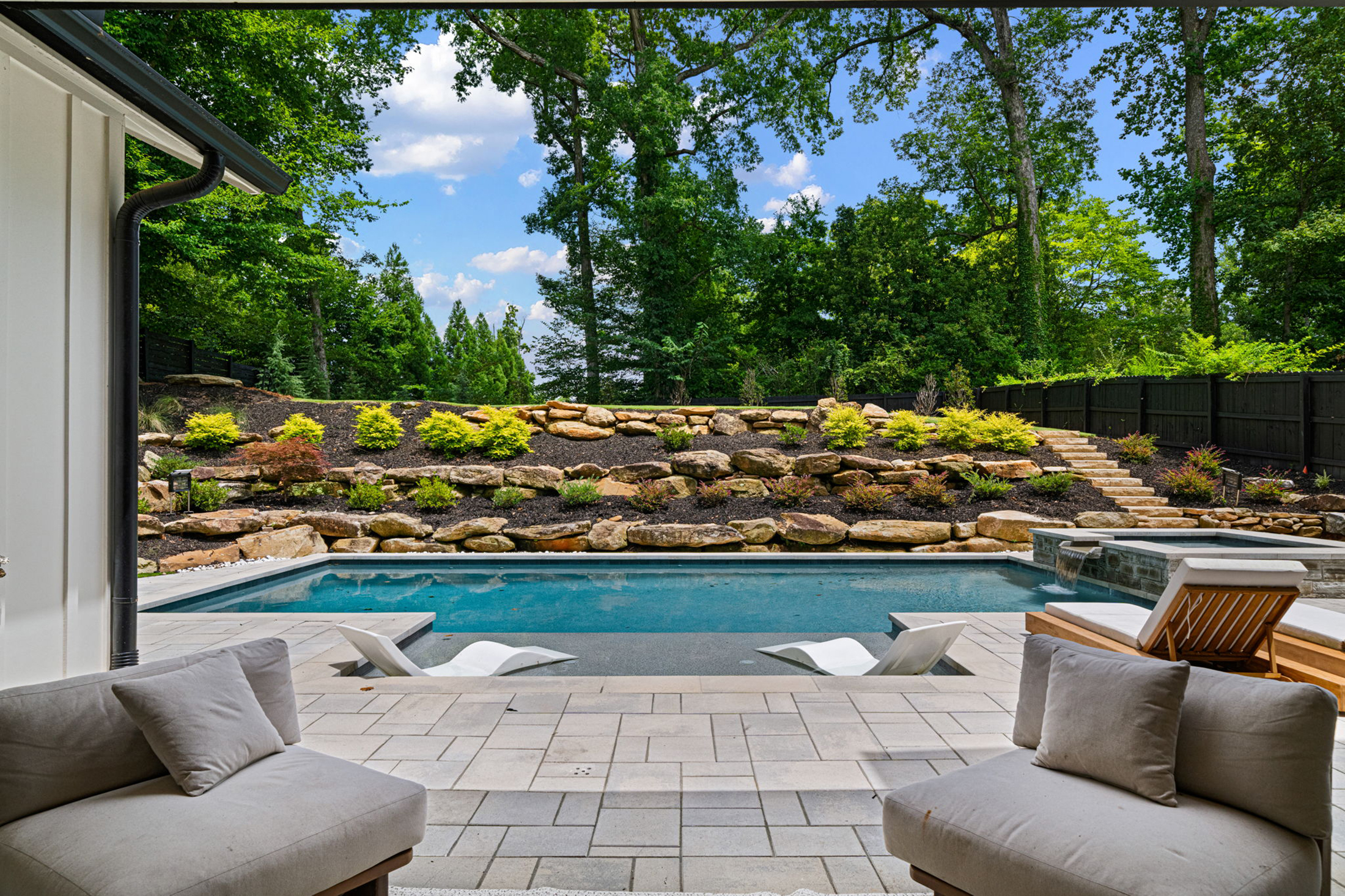  New-Construction Luxury Estate with Resort-Style Pool and Two Primary Suites - 物件實景