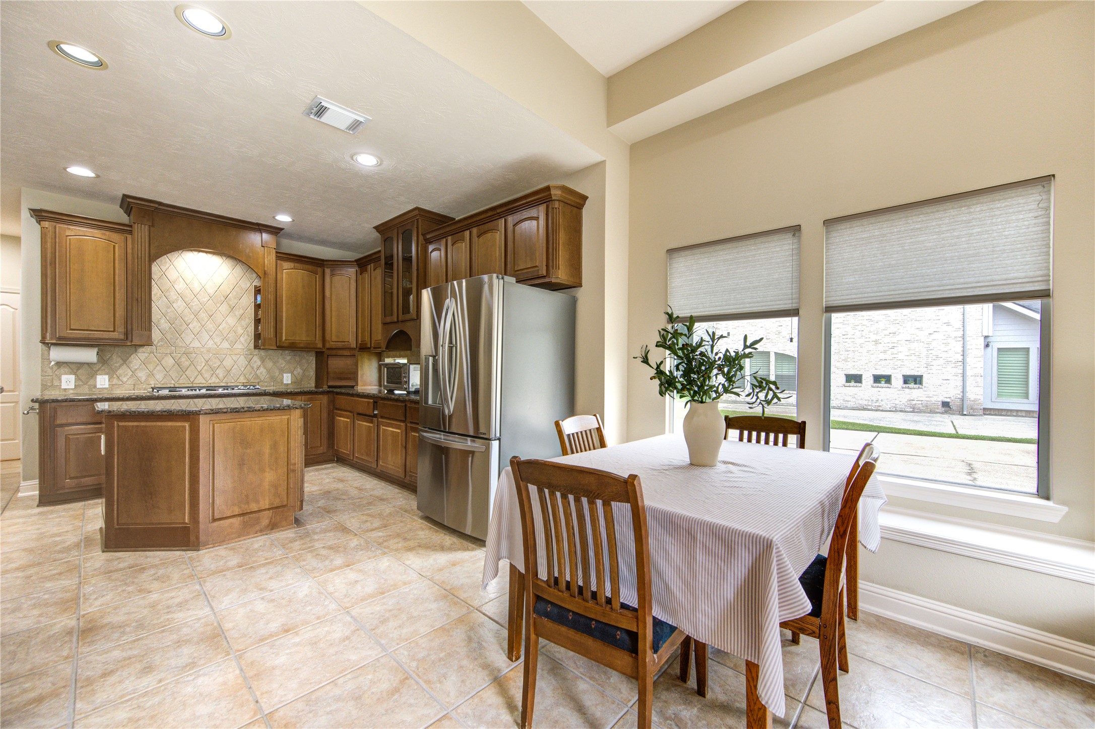  18 Arbor Bend Drive - 物件實景