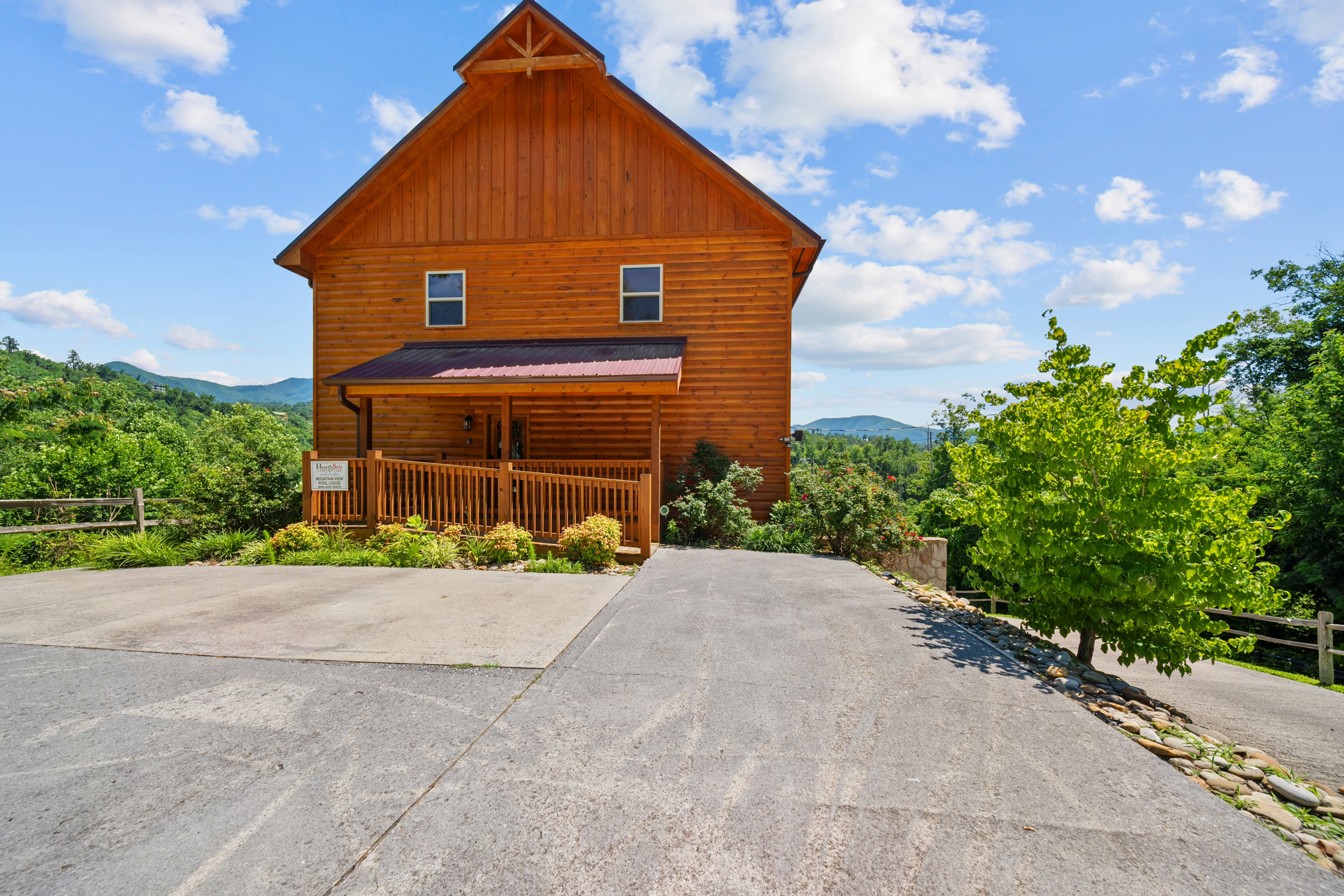 Gatlinburg, Tennessee, 37738, United States, 5 Bedrooms Bedrooms, ,6 BathroomsBathrooms,Residential,For Sale,1914127