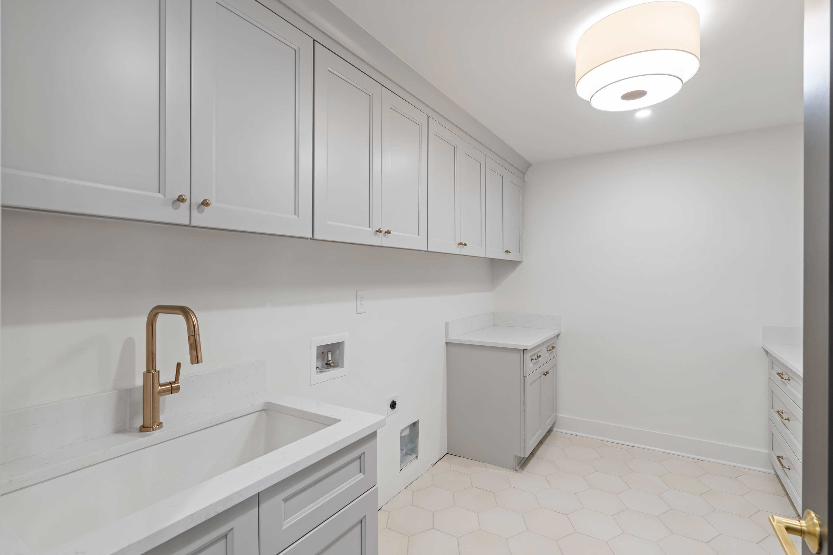  Reimagined Luxury Estate on 3.87 Acres - 物件實景