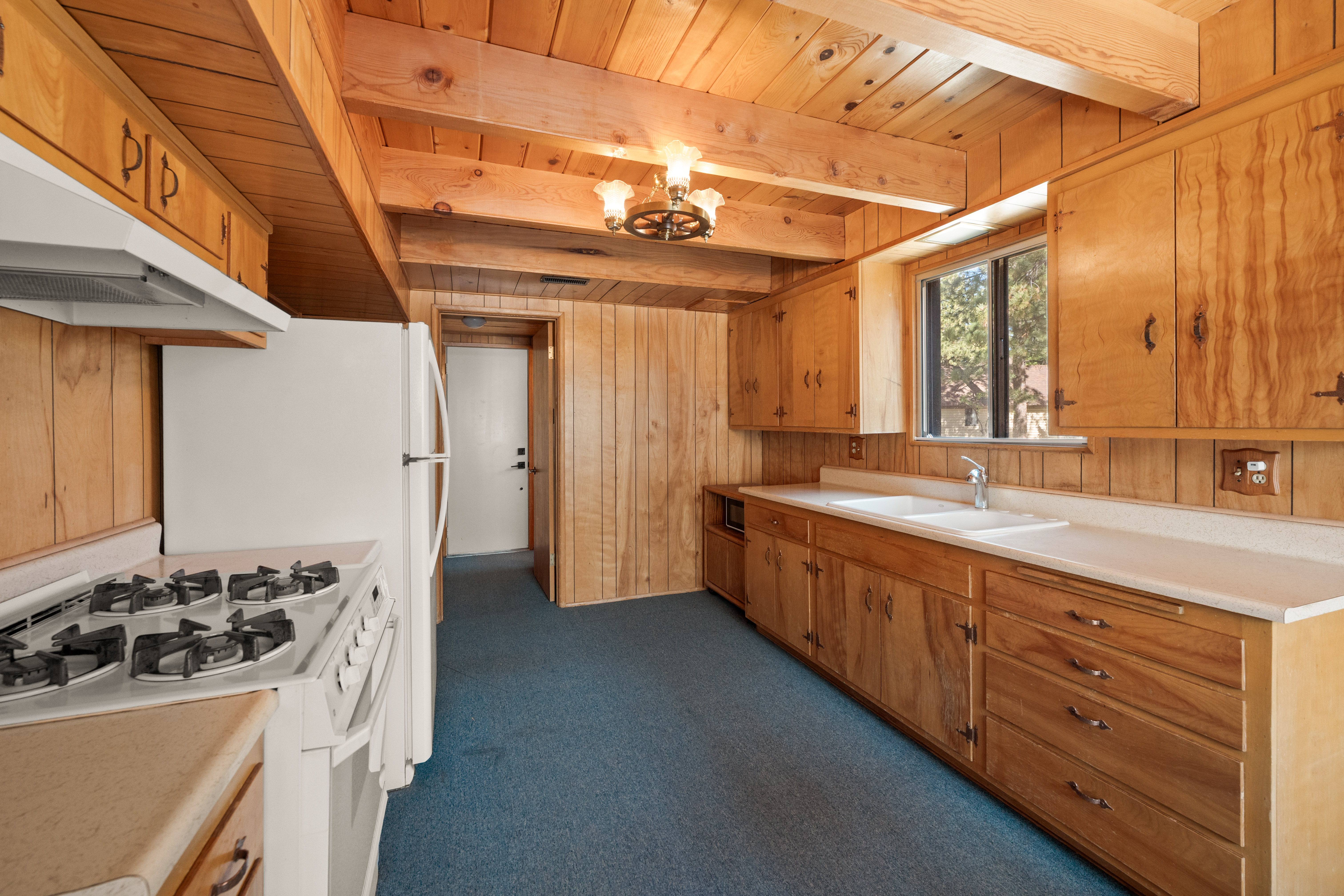  769 Lowe Drive, Big Bear Lake, CA 92315 - 物件實景