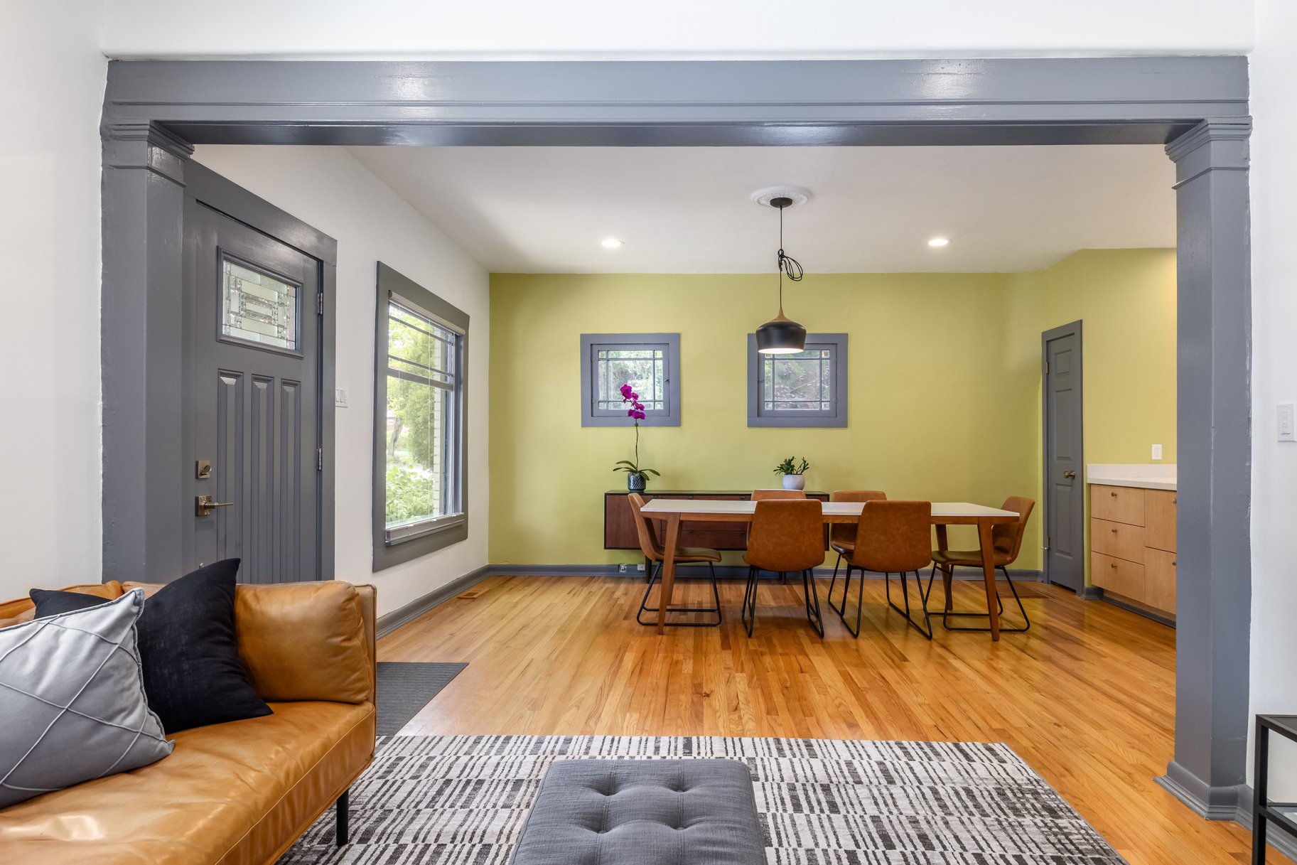  Incredibly Charming & Updated 1911 Bungalow Tree-Lined Streets - 物件實景