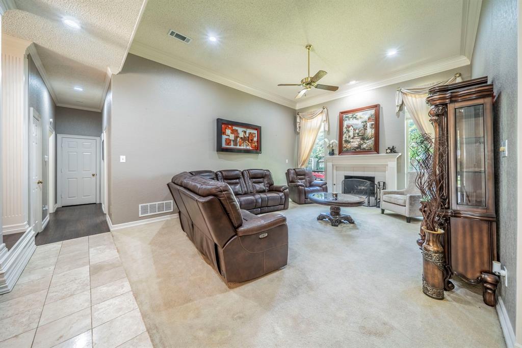 Arlington, Texas, 76013, United States, 4 Bedrooms Bedrooms, ,4 BathroomsBathrooms,Residential,For Sale,1978086