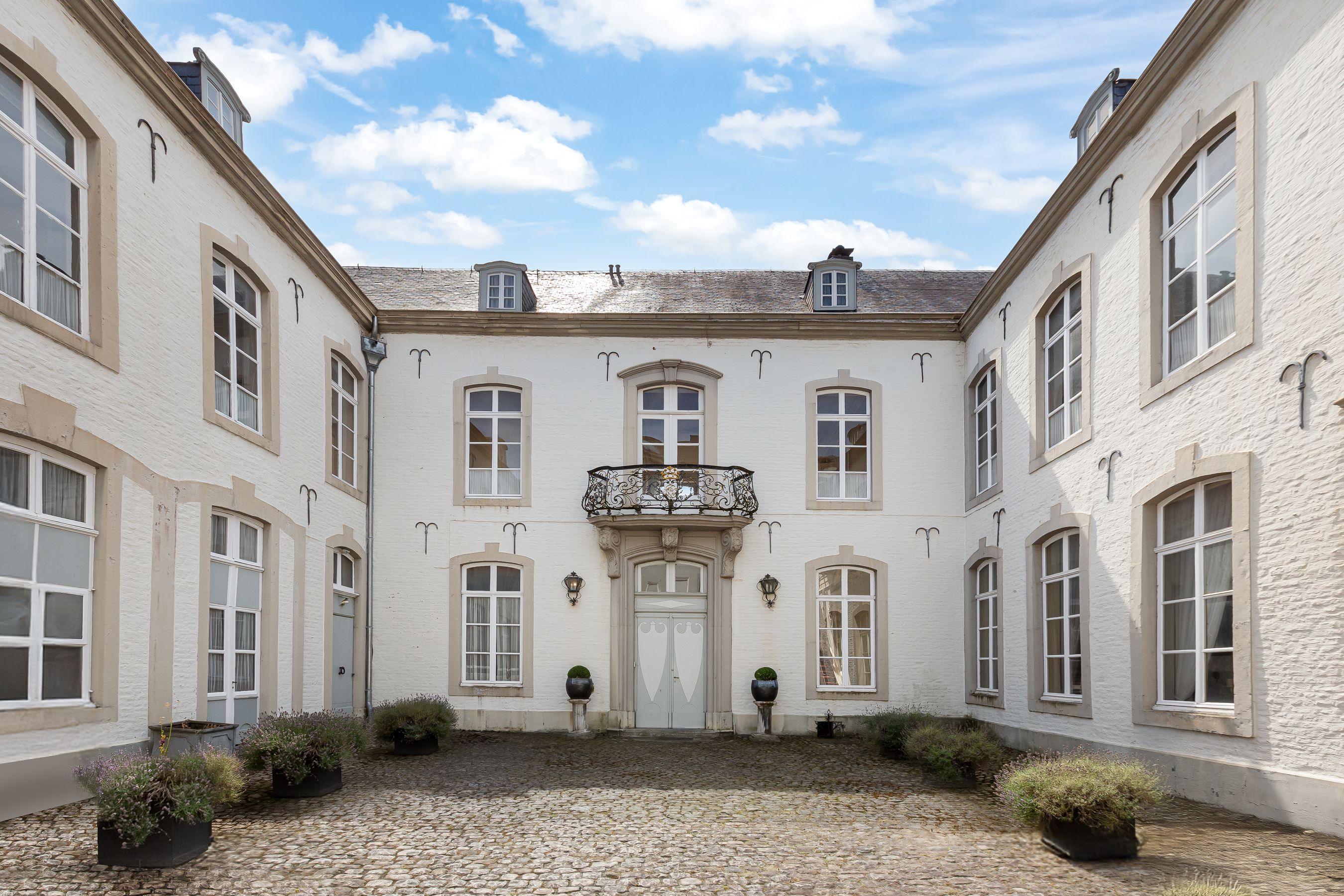  Exceptional Living: Listed Historic Townhouse in the Heart of Aachen - 物件實景